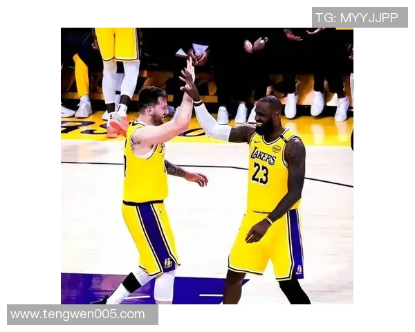 勇士与湖人激战正酣比赛直播精彩瞬间全程回顾与分析